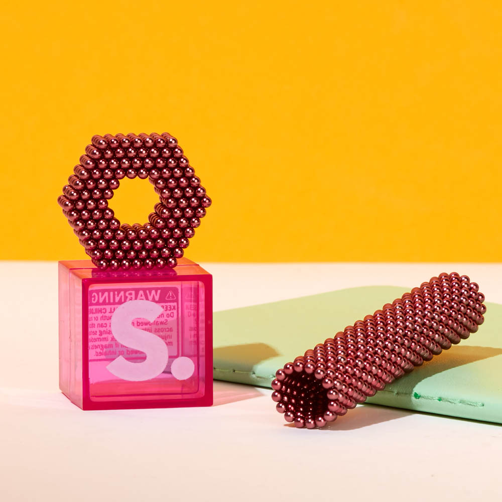 Speks Solid Pink Magnet