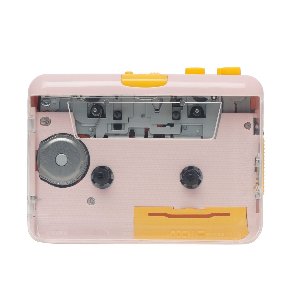 MJI J09 Cassette Player CSU Pink (MJI J09-PI)